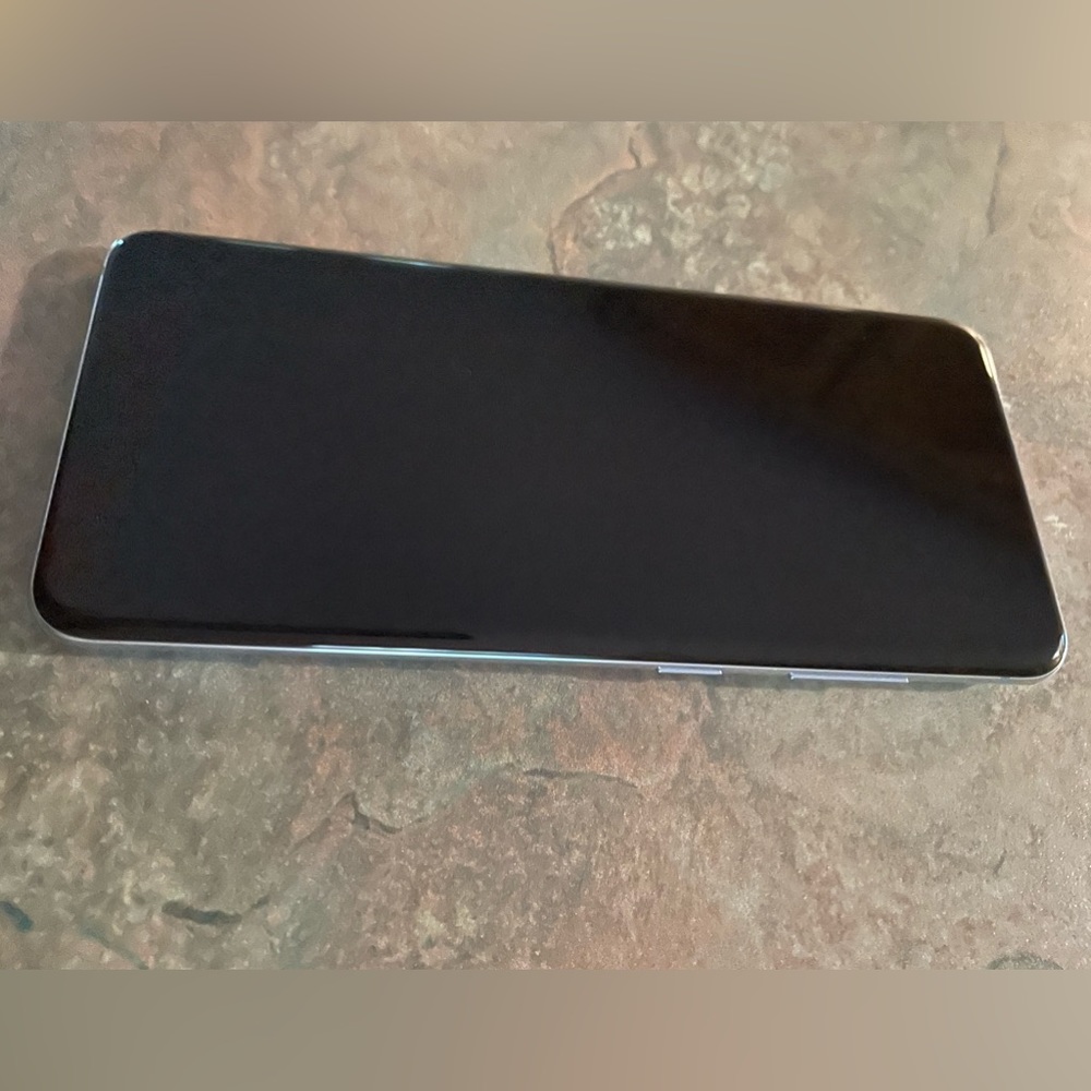 Brand new. Samsung galaxy S20